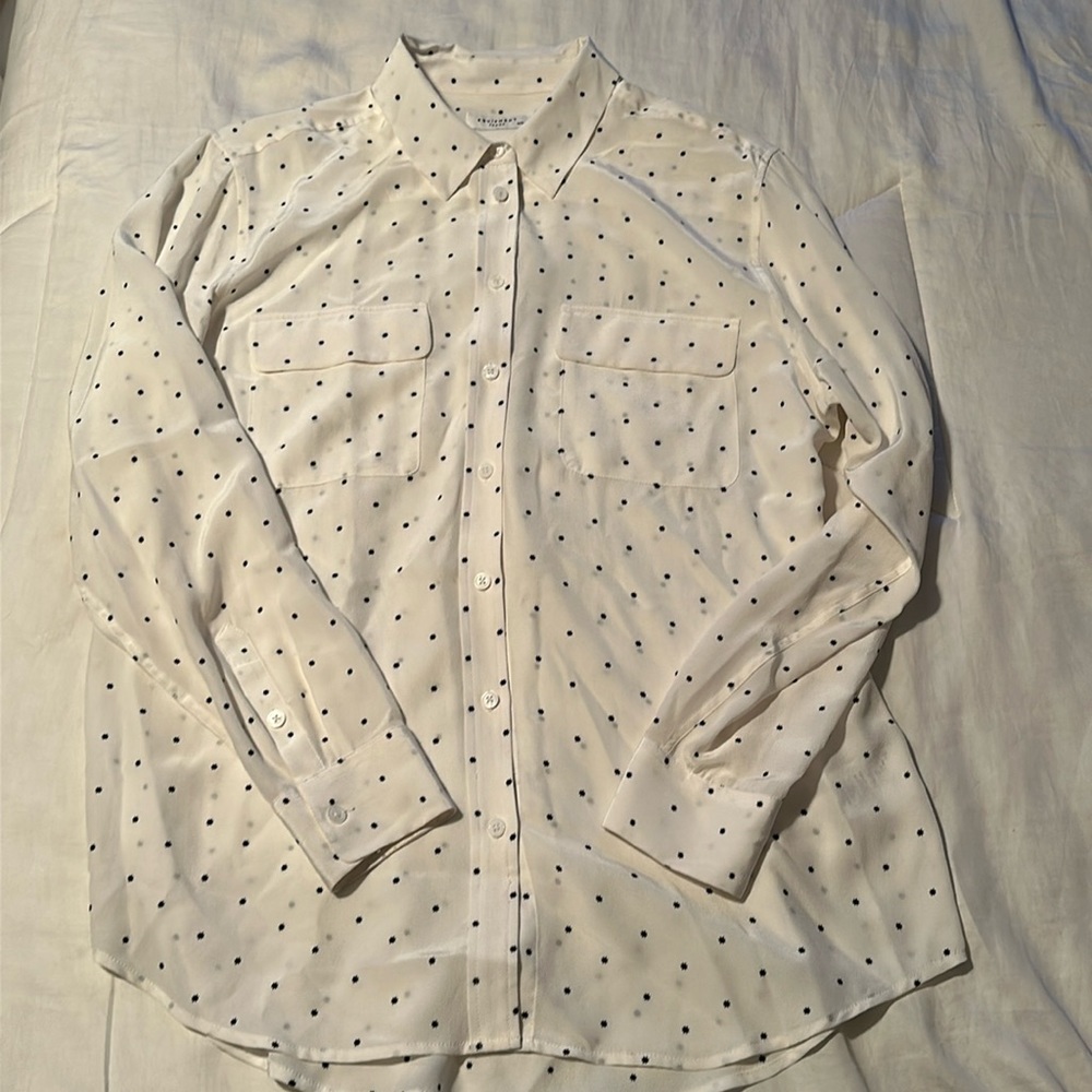 Equipment 100% silk blouse. White with black detail. Size M